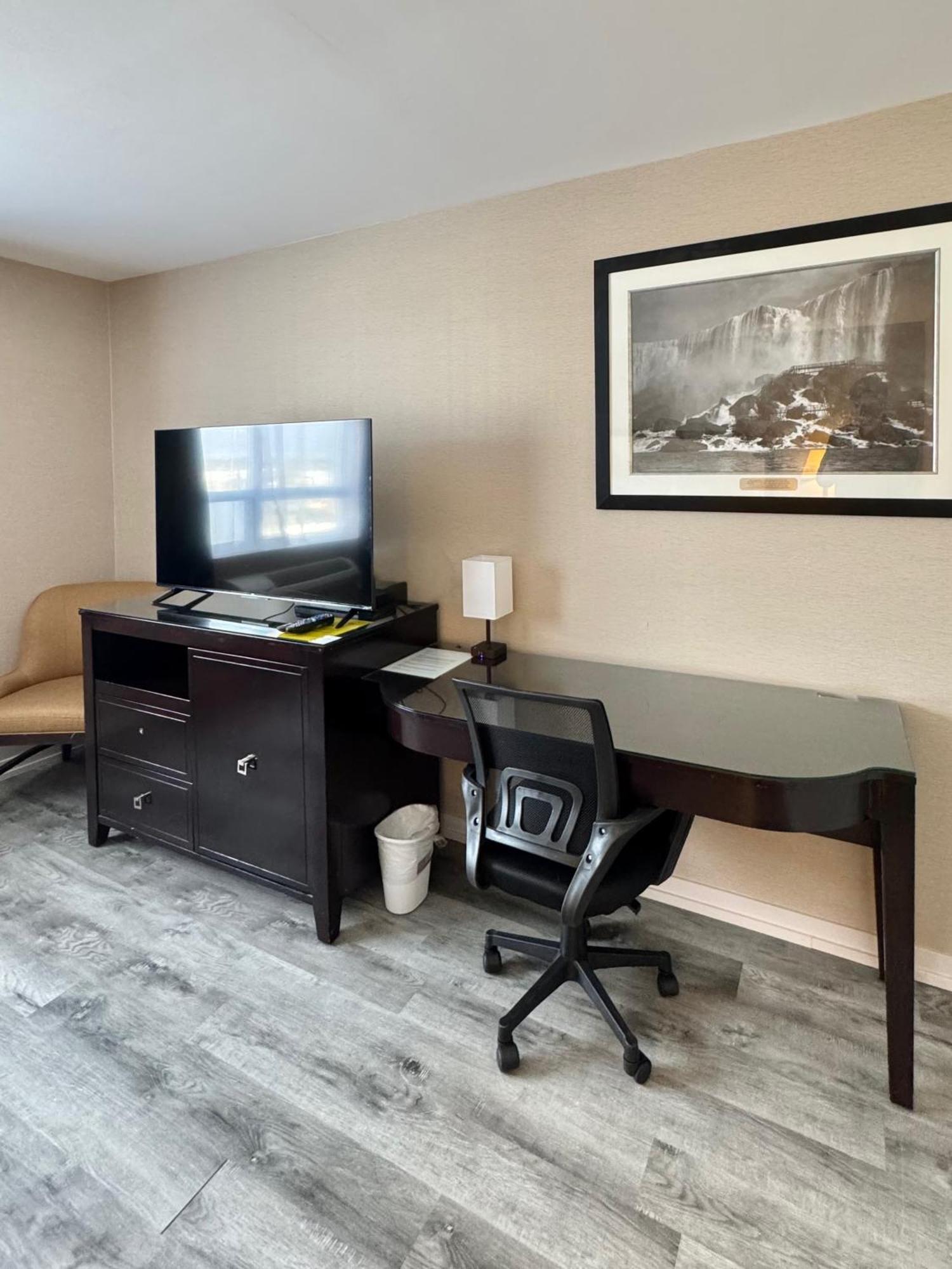 Big Bird Inn Wawa, Surestay Collection By Best Western Екстер'єр фото