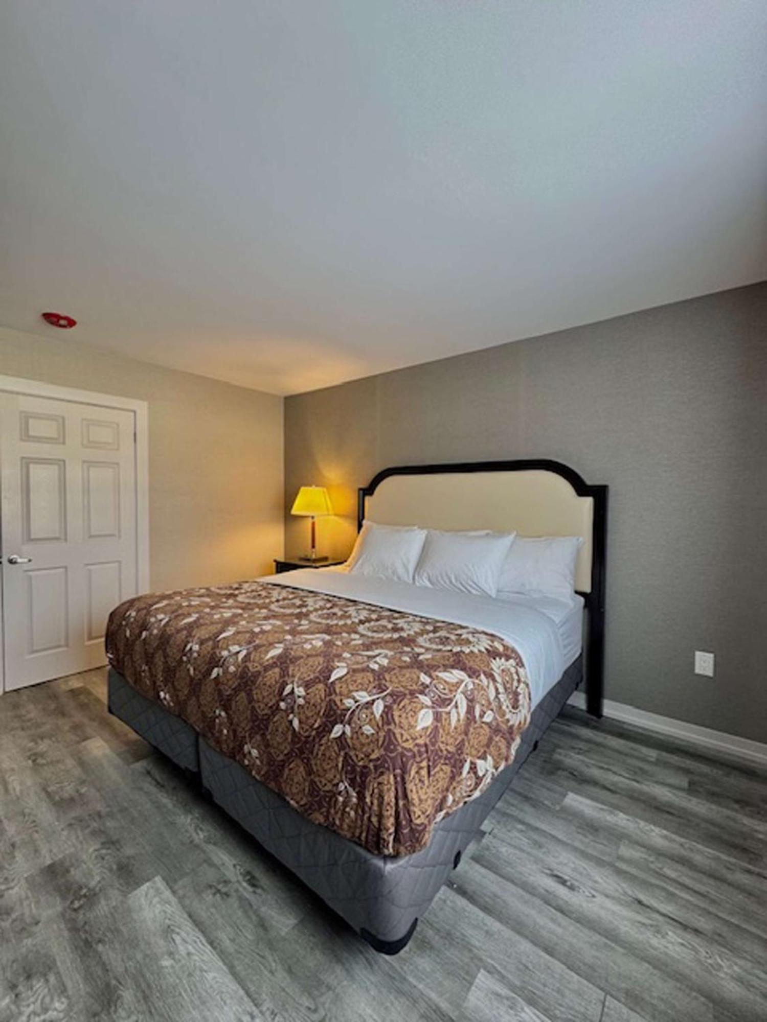 Big Bird Inn Wawa, Surestay Collection By Best Western Екстер'єр фото