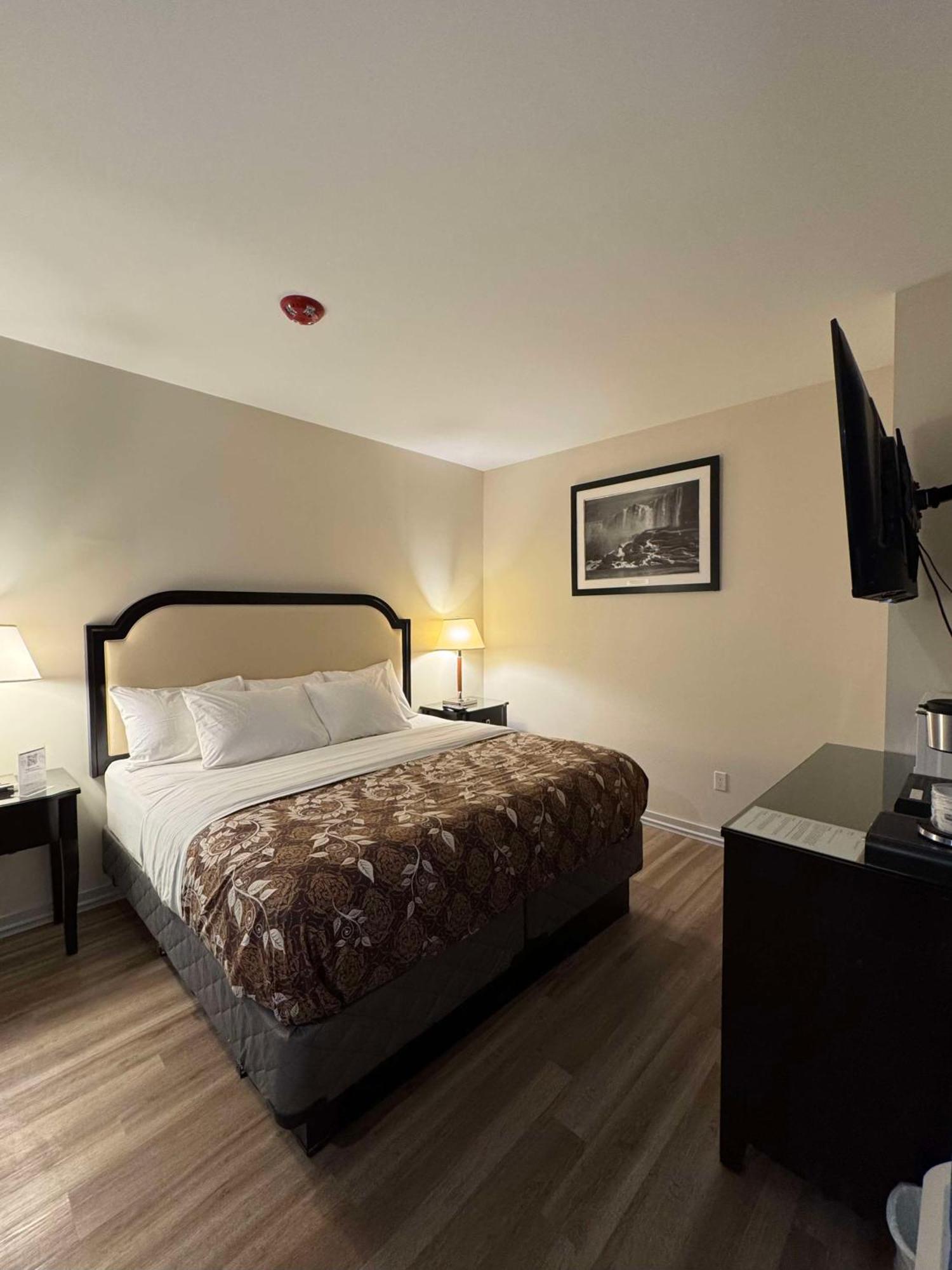 Big Bird Inn Wawa, Surestay Collection By Best Western Екстер'єр фото