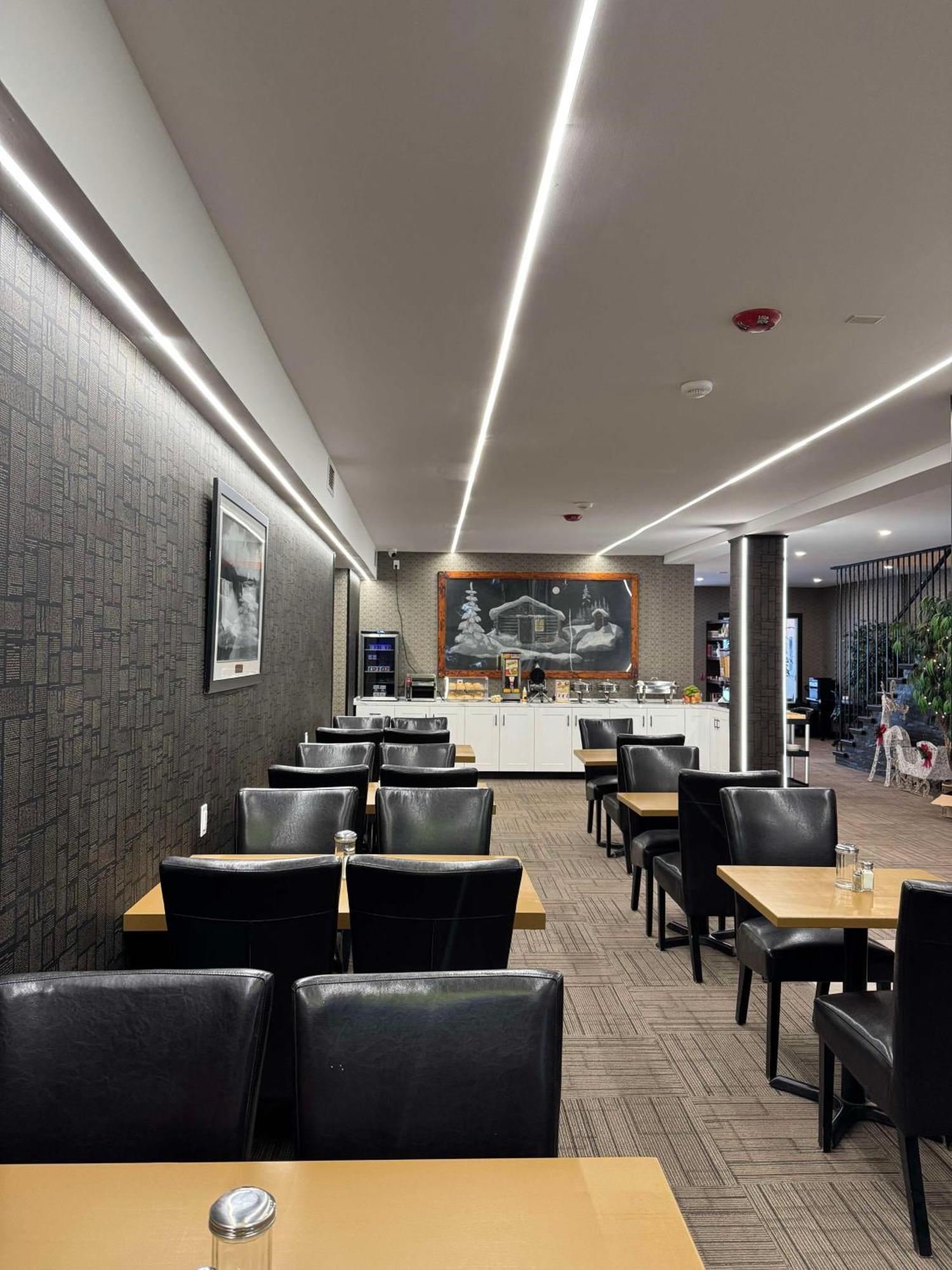 Big Bird Inn Wawa, Surestay Collection By Best Western Екстер'єр фото